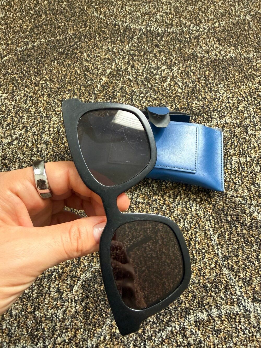 Gentle Monster Sunglasses with Blue Case - Picture 7 of 7